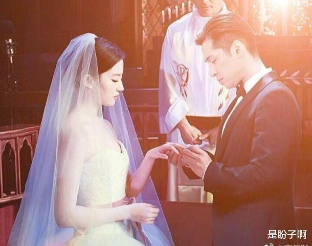 胡歌|刘亦菲和胡歌已领证，有可能是真的！看她们的微博互动就知道了。