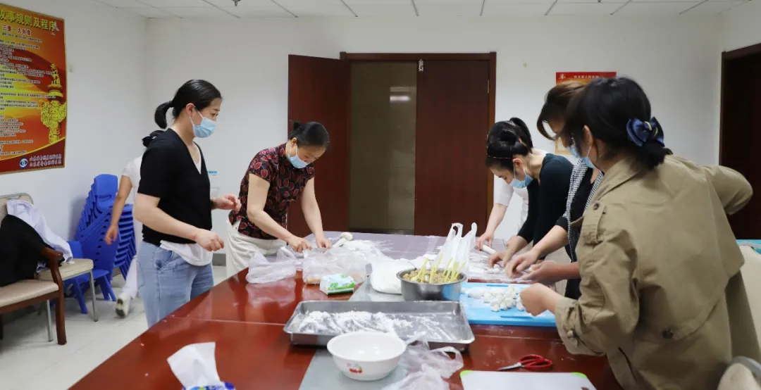 凤凰台上凤凰酒 鲁南眼科医院举办庆祝“5.12国际护士节”系列活动