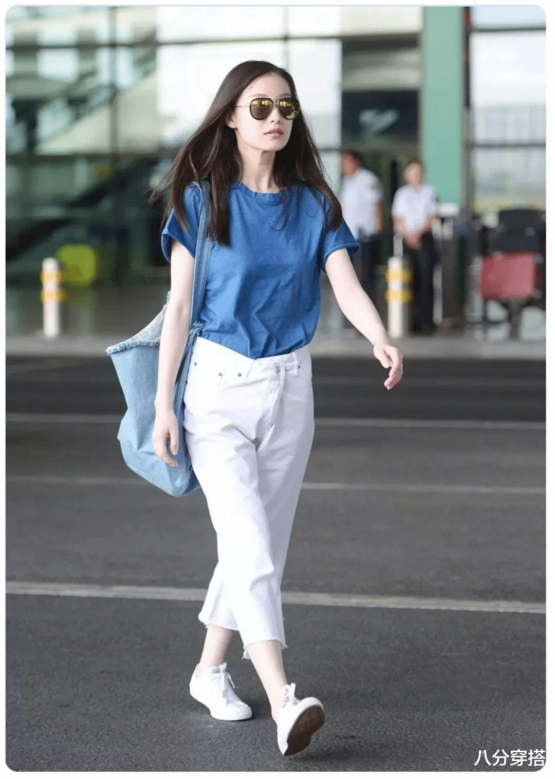 八分穿搭|倪妮的气质感真不是吹的，一袭白色吊带连衣裙优雅温柔，美得惊艳