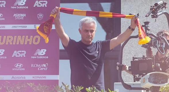 郑紫月说时尚|穆帅上任点名留下的第一人是他 把他当卢卡库用