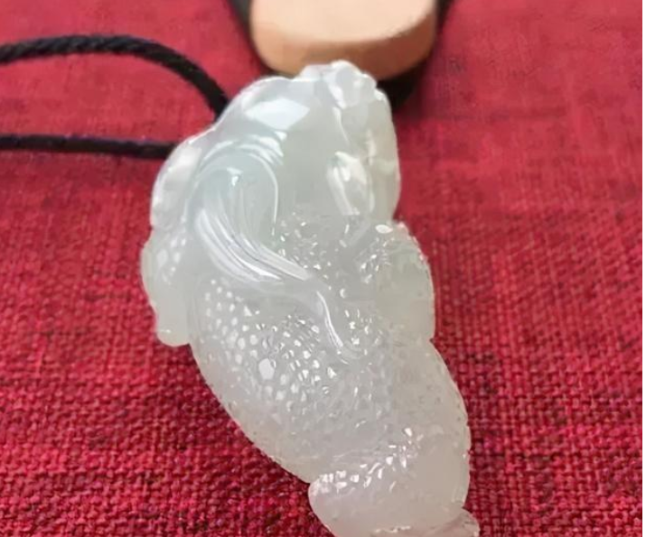 翡翠|能招财的翡翠！翡翠选这四种招财特灵，赶快买起来