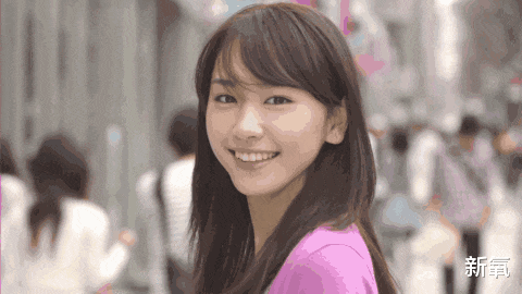 赵露思|千万级网红被吹爆的神比例生图翻车，去掉美颜滤镜秒变大头娃娃？