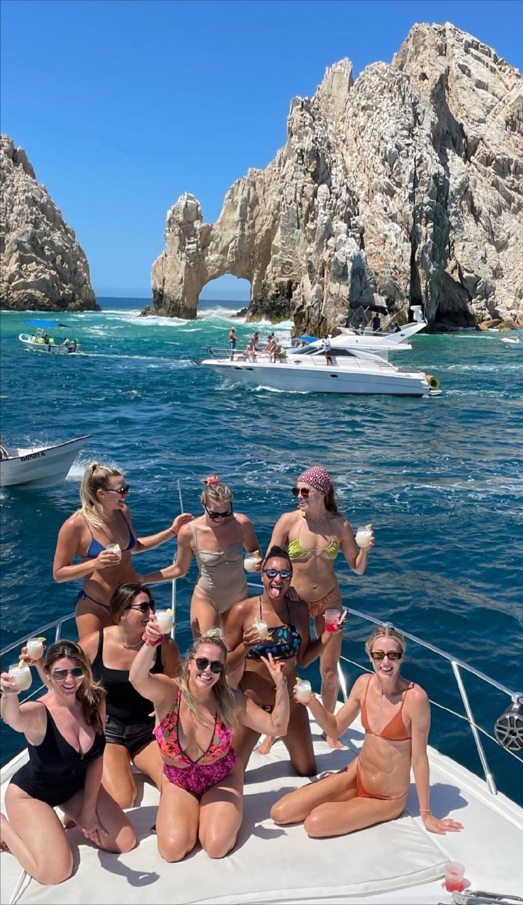 美國隊|天壤之別！美國女排集體出海游玩慶奧運(yùn)奪金，中國女排隔離齊噤聲