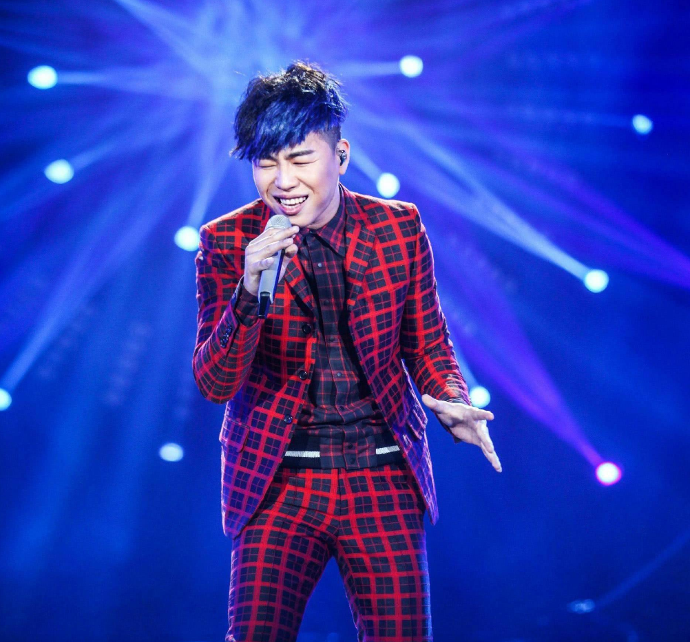 闫妮|明星队伍里带头买鸿星尔克的不是别人，而是被爽子内涵过的他