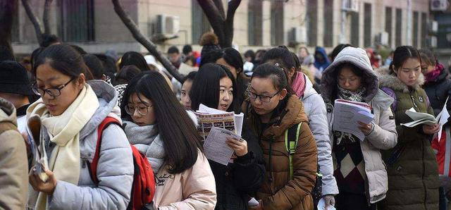 啃老族|“新型啃老族”大规模出现，以前途为由不工作，许多父母无处说理