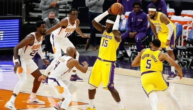 湖人队 三分能力比肩库里！湖人锁定顶级射手，一因素下将2换1得到？