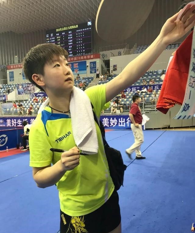 孙颖莎|12月6日赛程深夜曝光！张本智和、孙颖莎迎恶战，全力冲击金牌！