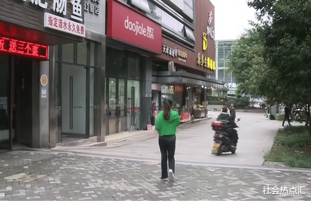 女子卖房被套路,买方签了合同不给钱,业主收到传票赔偿20万