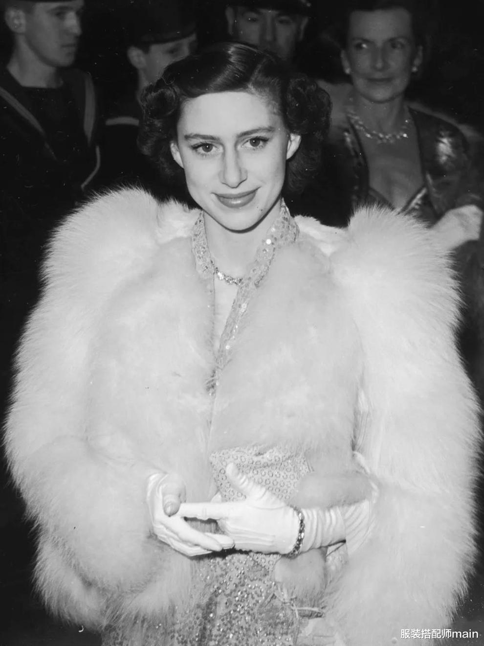 服装搭配师main|《罗马假日》赫本原型，英女王心爱的妹妹，却因爱上侍卫蹉跎一生