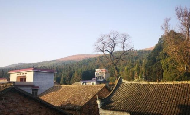 购房置业|农村古语:“宁住过头屋,不住露肘屋”,啥是过头屋?有道理吗?