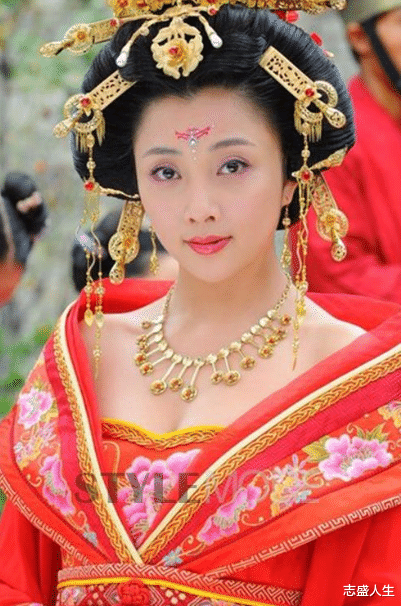 殷桃|出道17年，为什么殷桃的嘴一直是破的？采访中本人亲自说出原因！