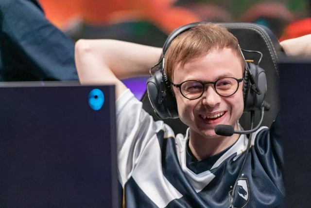 创业|老将在今年都活跃起来？小伞称想回到职业赛场，网友纷纷瑞思拜