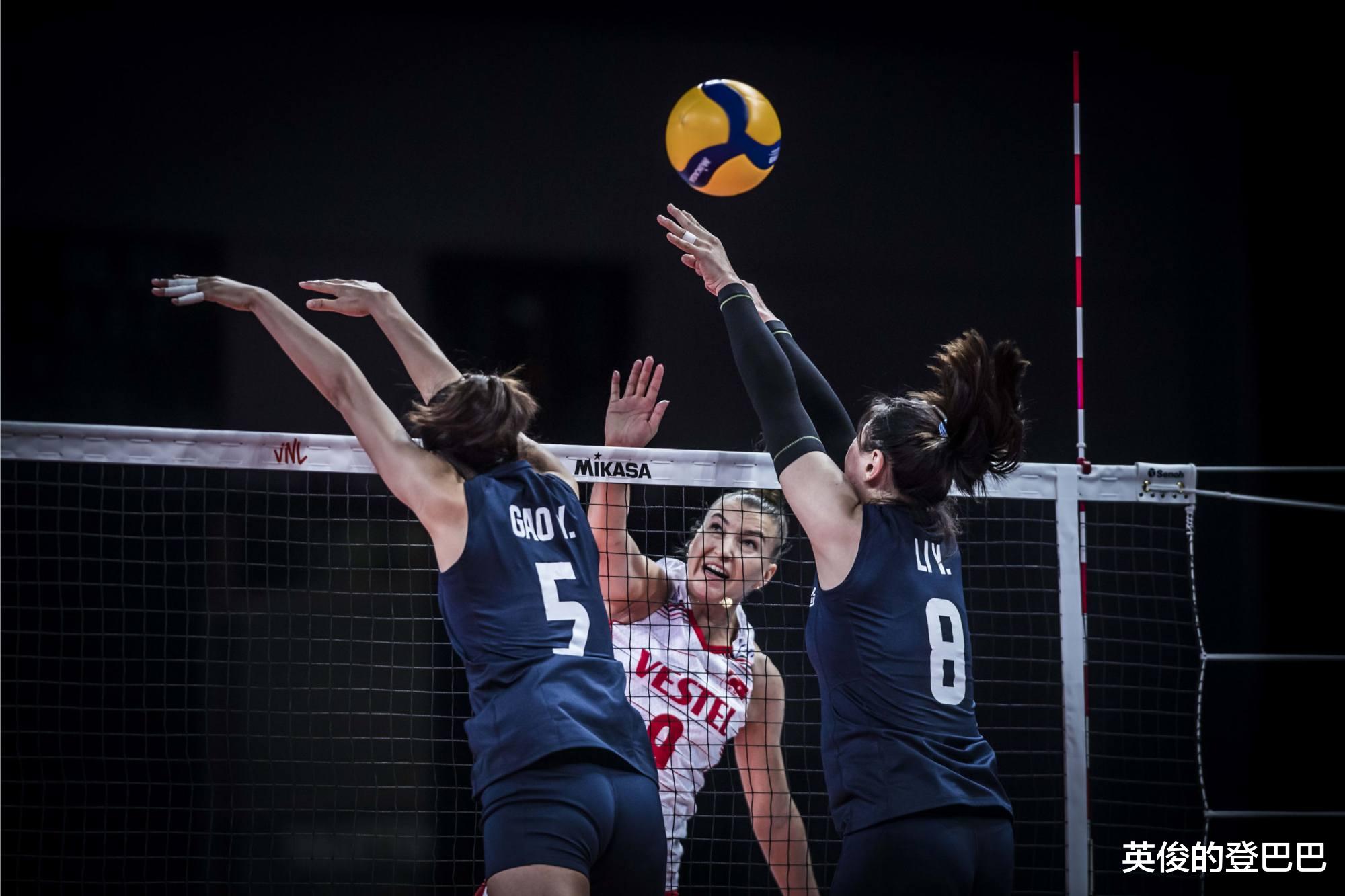 土耳其队|中国女排0-3又输了!郎平眼睛肿了上热搜,安家杰全程指挥