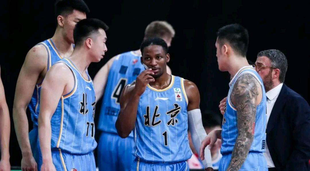 首钢集团|坐拥八大后卫！首钢短板全面解决，46+悍将就位，雅尼斯剑指第四冠