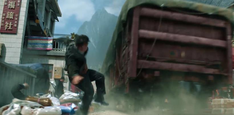 花匠小美|朱一龙《峰爆》将上映，预告氛围感拉满，豪华阵容票房不愁了