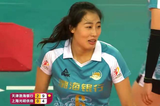 上海女排|球迷认可上海女排年轻风暴，而不认可江苏风暴？江苏女排年轻化！
