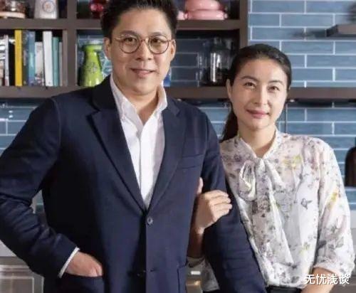 无忧浅谈 郭晶晶带家人出席儿童慈善活动，40岁释放青春活力，一家人超温馨