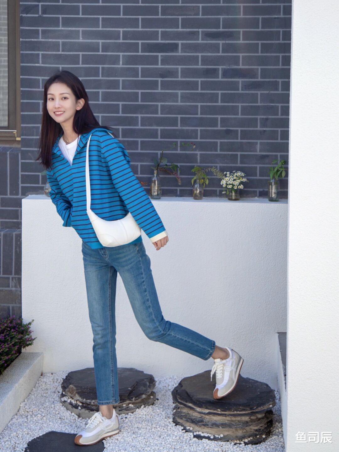 鱼司辰 秋冬季节不知道穿什么？一件毛呢大衣全搞定，让你美出新高度