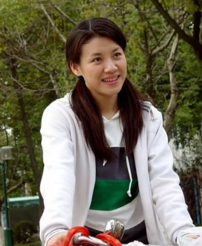 刘琳|刘琳：求婚不成含泪斩情丝，39岁生下孩子与丈夫喜极而泣