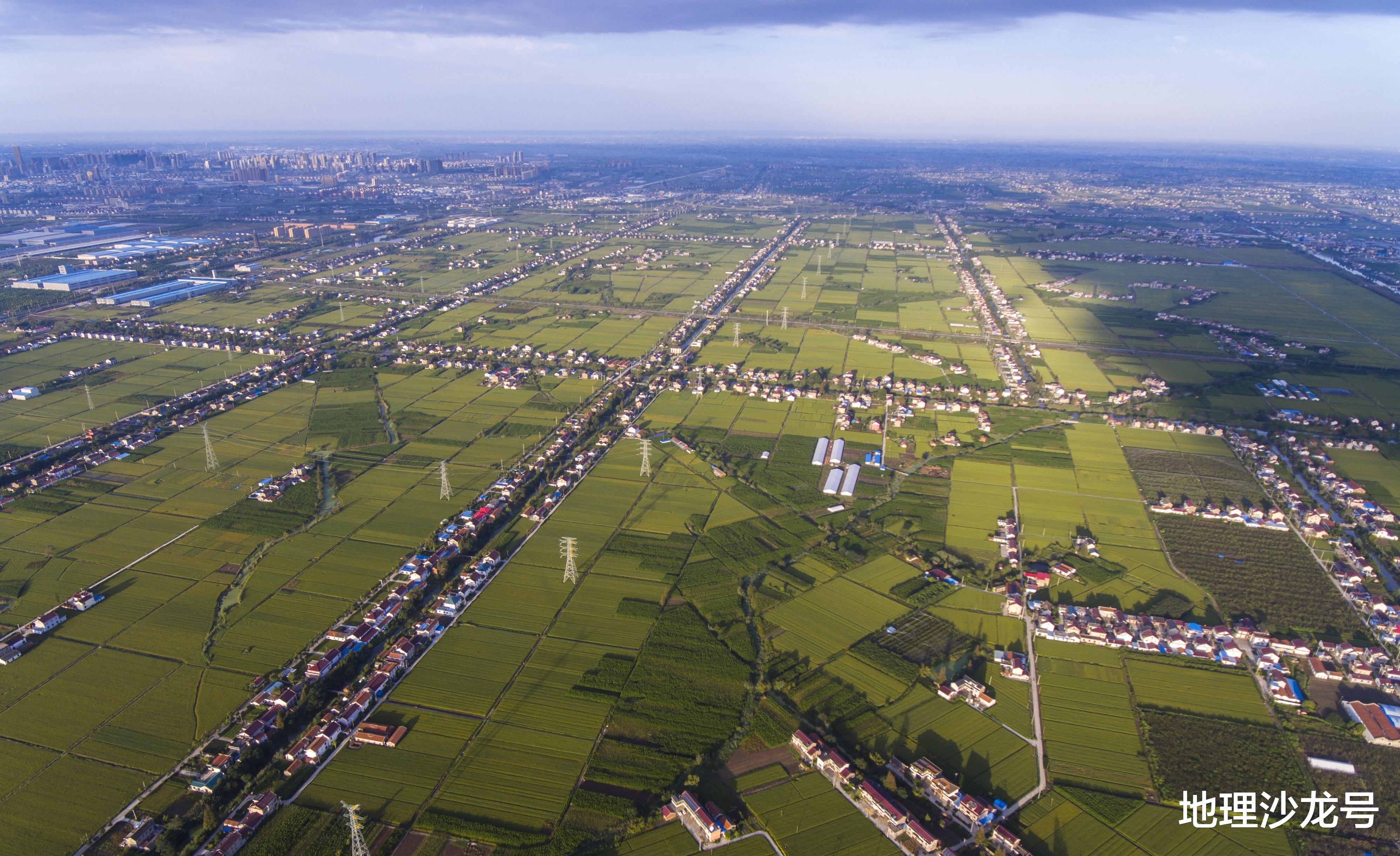  通过全球洪涝和人口分布的相关分析，发现人类更愿意居住在洪泛区