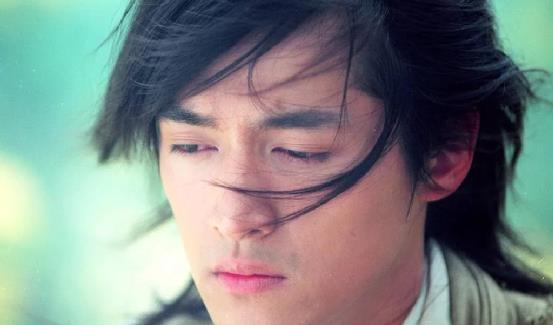 胡歌|《仙剑》16年，月如嫁富豪，紫萱开启傻白甜，他却毁容无缘主角