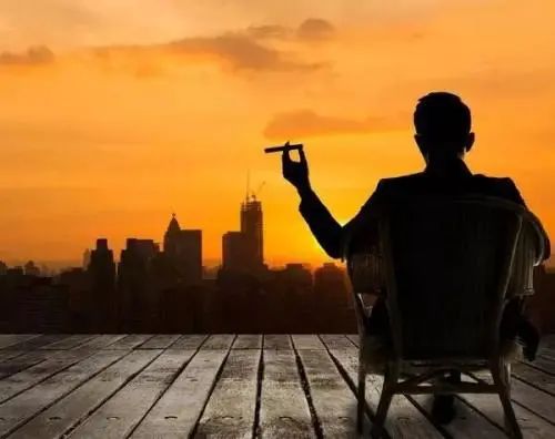 富翁 富翁说：为何富翁榜上没有你？你不是缺钱，而是缺这3样