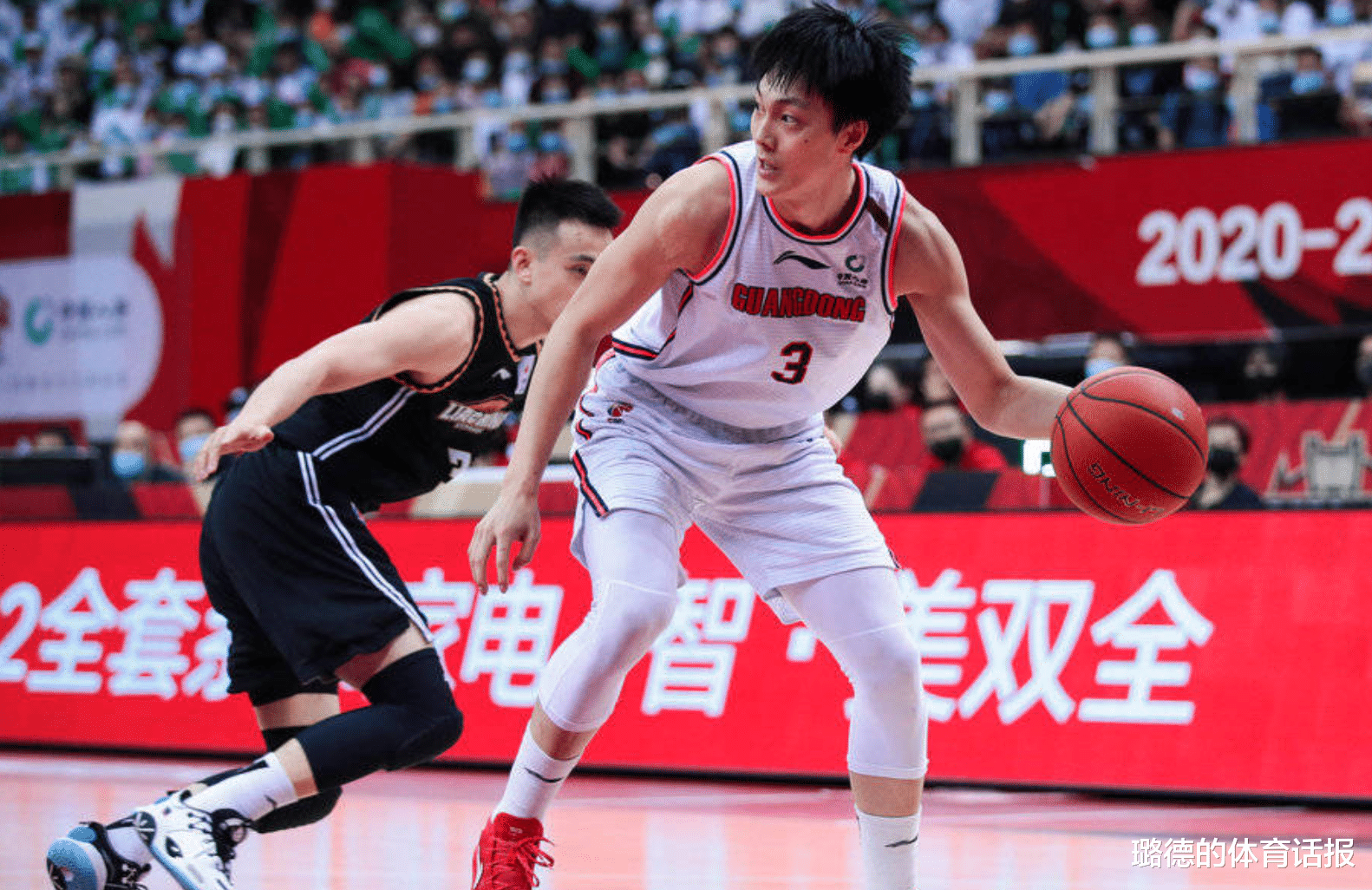 胡明轩|19分3板!变向晃飞郭艾伦 杜锋为你出头 胡明轩你太圈粉