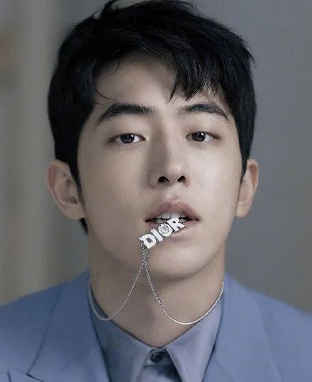 滤镜|淘汰1年后，虞书欣前对手换了张脸在韩国出道？竟好看了这么多？