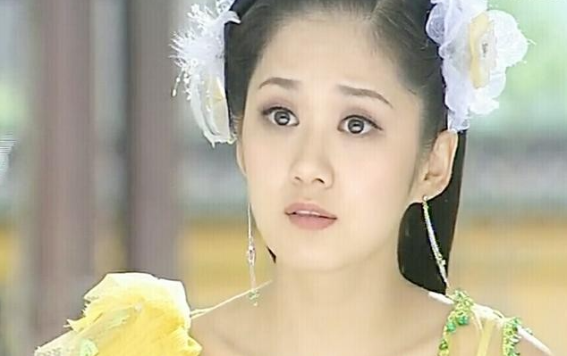 许晴|五官乱飞的少女们，求求你们看下退圈的前辈，这才叫“少女感”！