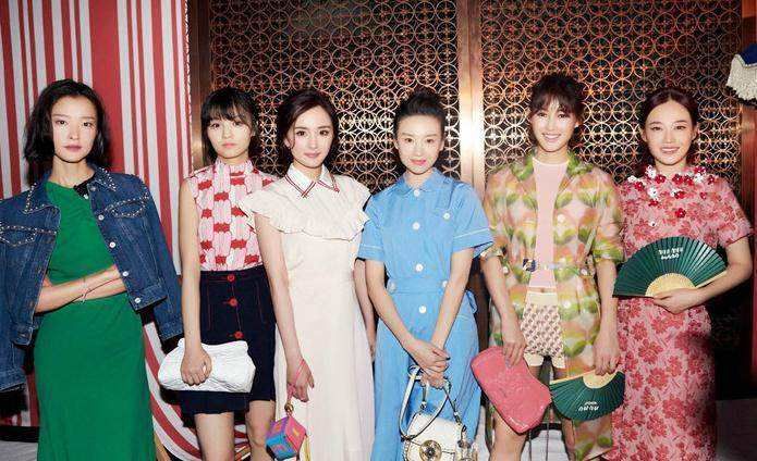 张梓琳|有一种伤害叫“和张梓琳同框”！娱乐圈合影杀手大盘点!