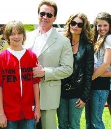 林心如|他是好莱坞巨星，却跟保姆出轨，对象不是貌美如花的保姆而是大妈