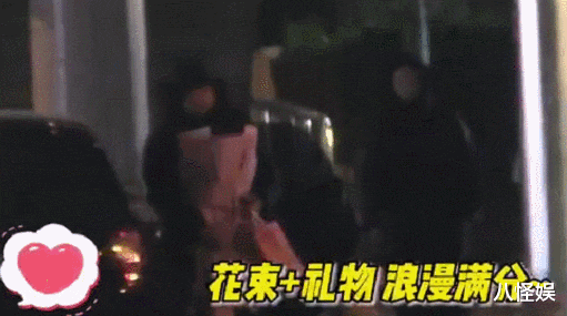 陶虹|徐峥陶虹一起过节，贴心为老婆准备鲜花礼物，结婚18年恩爱如初