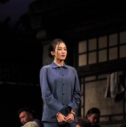 求婚|cba赵继伟成功求婚7年女友！两人相拥甜蜜亲吻，女方是演员颜值高