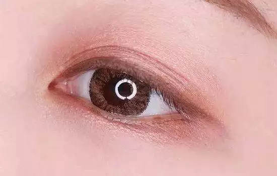 眼线 拉长眼线画法，三秒画出欧美范！