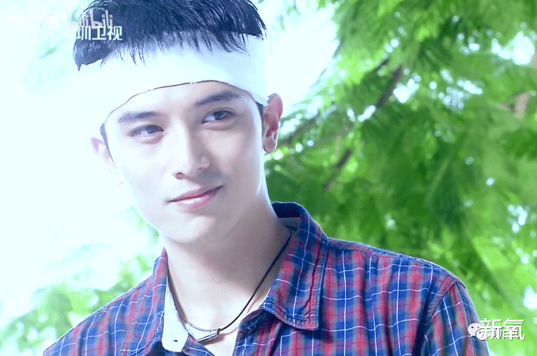 邱泽|世纪渣男靠帅翻身？一边骂一边花痴，他可太绝了！