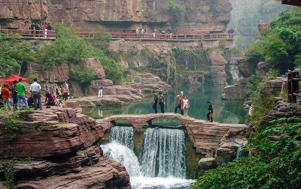 云台山 河南“任性”景区，门票高达120元，游客却络绎不绝