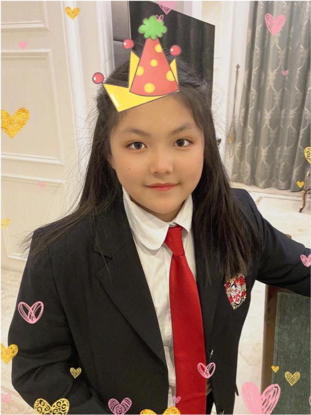 |12岁王诗龄瘦了颜值大逆袭！庆生罕见低调起来，穿格子裙美成颜霸