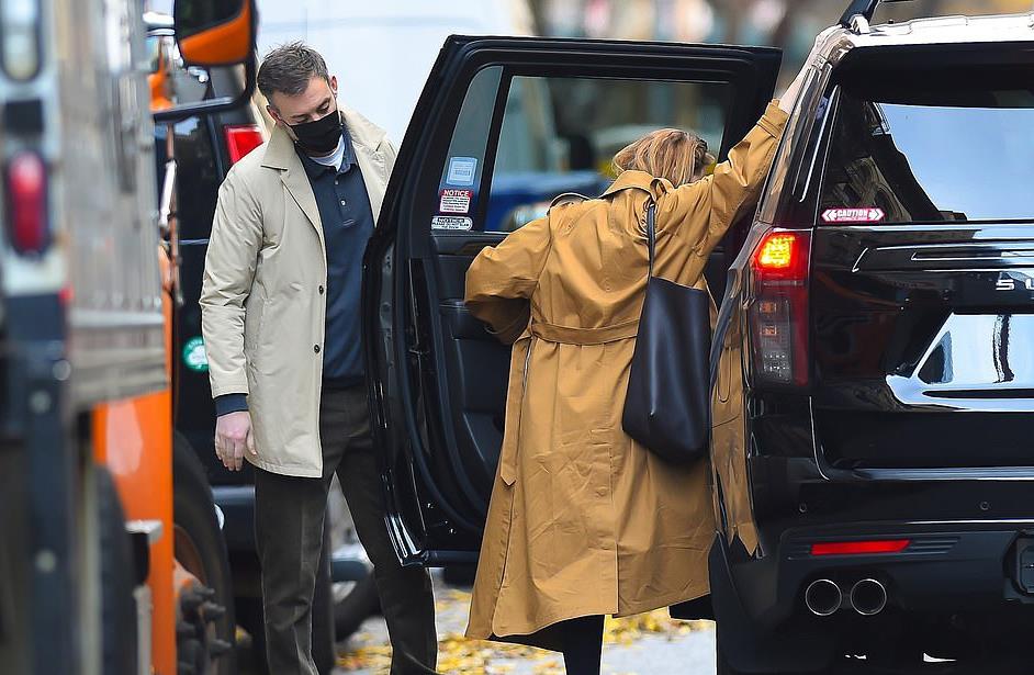 二胎|詹妮弗·劳伦斯挺大肚在纽约找房 丈夫态度冷漠遭网友炮轰