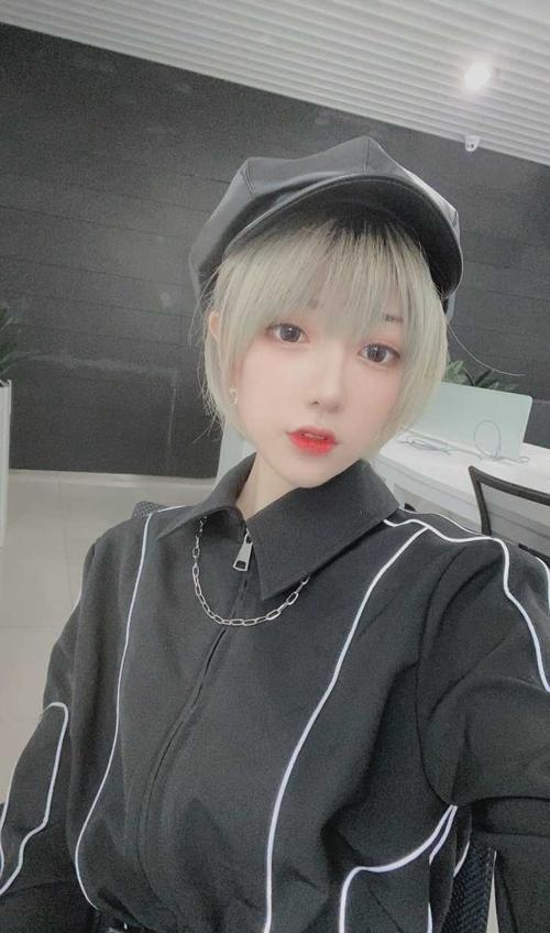 咬米|要价520一小时的咬米，终于降价至50，可惜依旧没人点单