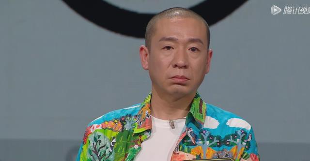 明星|梁龙另类电影作品引发辩论，观众呛声影评人：故作高深