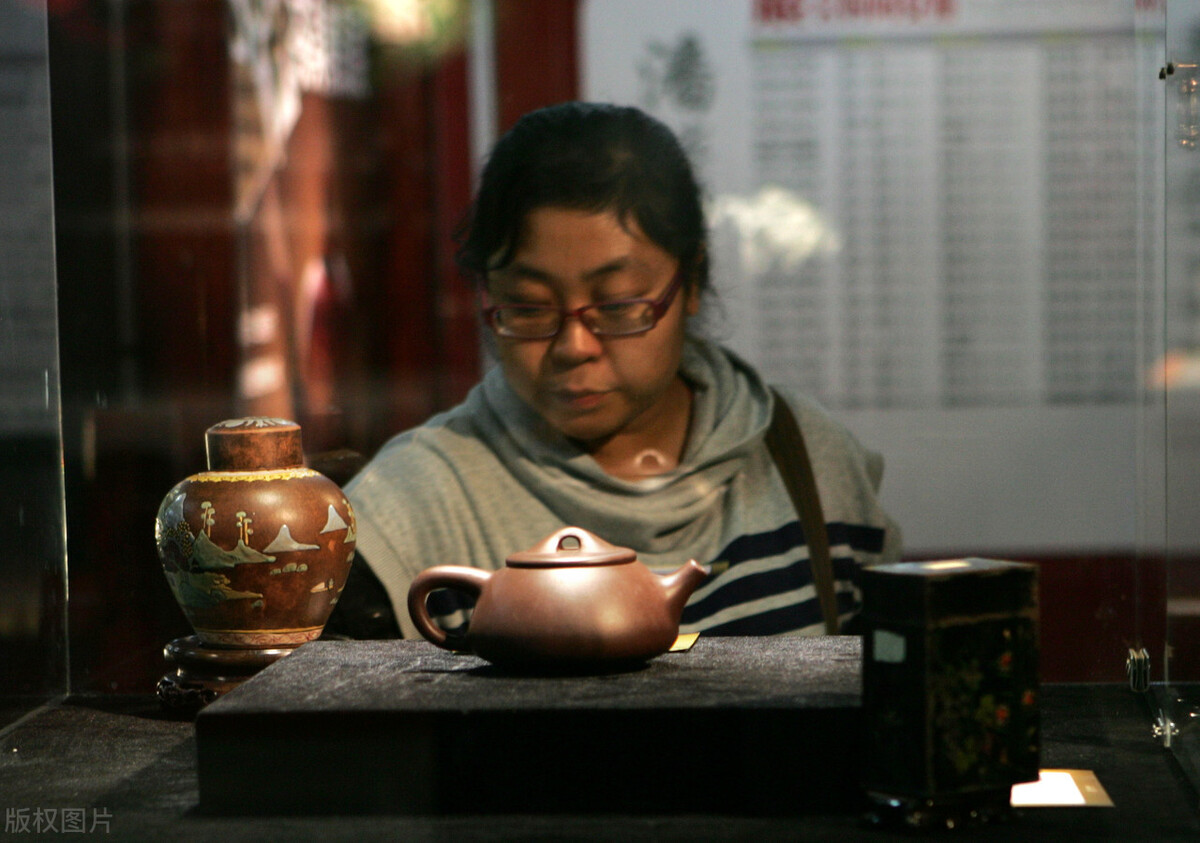 恶果|古玩收藏自始至终都是富豪在玩,买不起房子的穷鬼搞收藏,只能自食恶果!