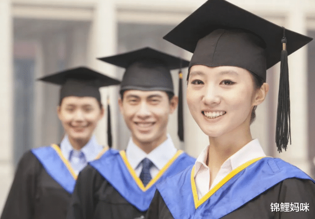 锦鲤妈咪|“博士宝妈”甘心带娃，朋友感叹太可惜，为何她们愿做全职妈妈？