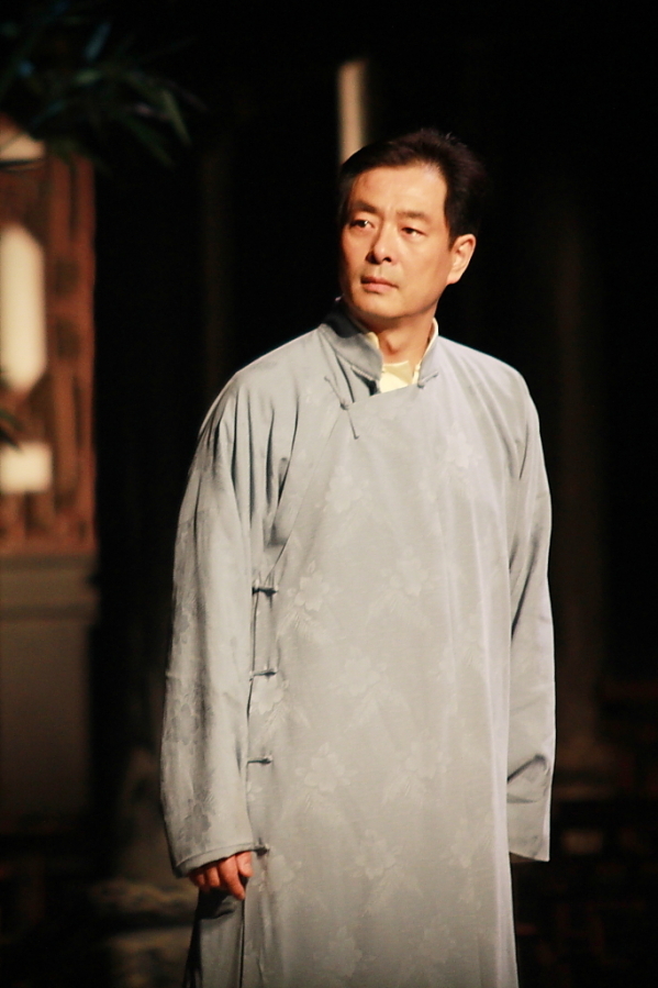 濮存昕|慈母健在不敢老!68岁、做了姥爷的濮存昕依然要给老母亲尽孝