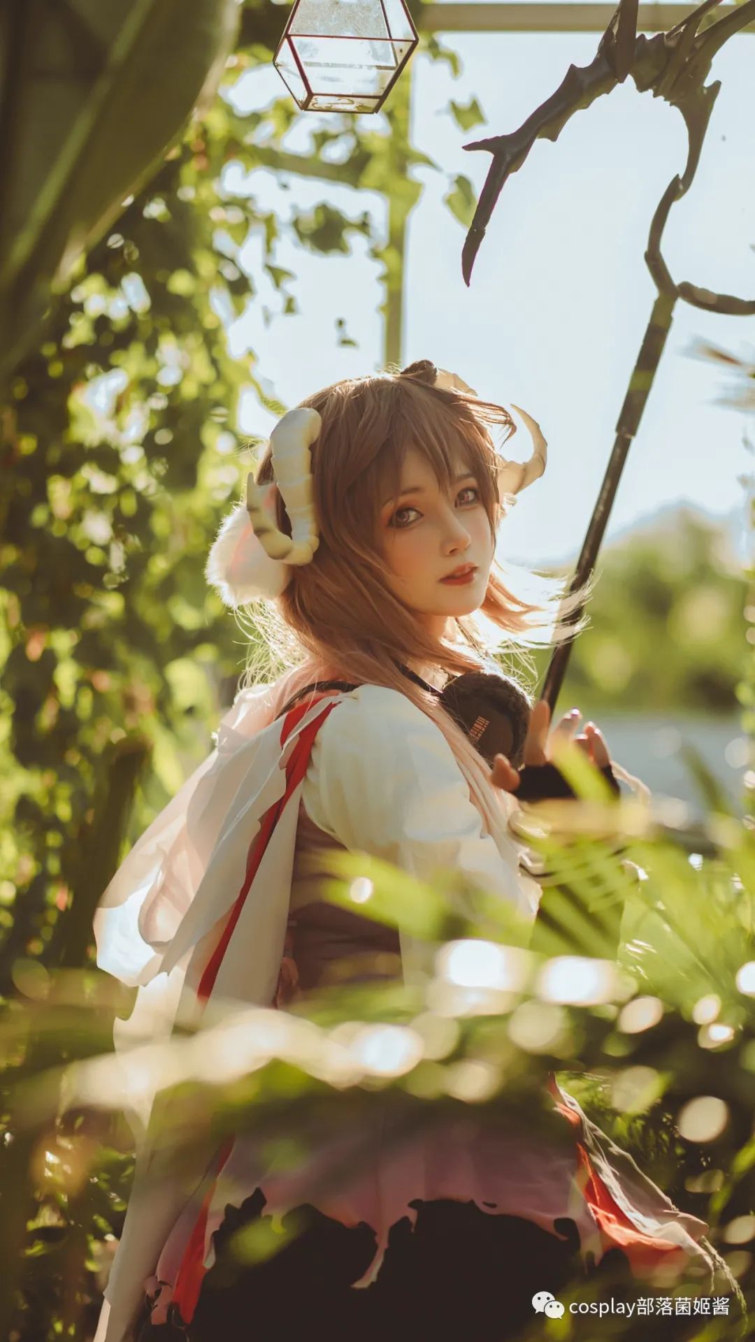 |cos:明日方舟天灾信使艾雅法拉cos正片@莉莉西