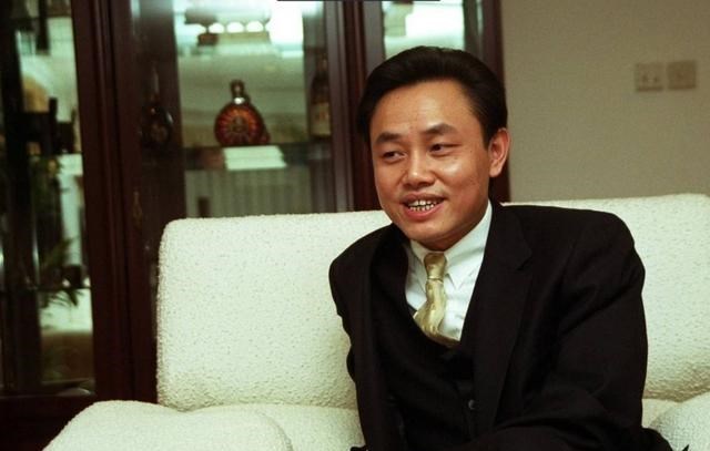 中专生张志铭:因颜值过高被“首富”妹妹看上,逆袭后身家65亿