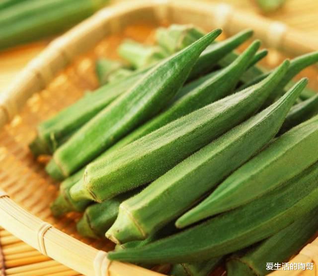 苹果|秋天女人不想大肚子，多吃这几种食物，刮油清脂，让你越吃越瘦