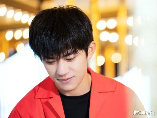 易烊千玺|媒体评选2021年度TOP4：易烊千玺、龚俊、王一博、肖战！