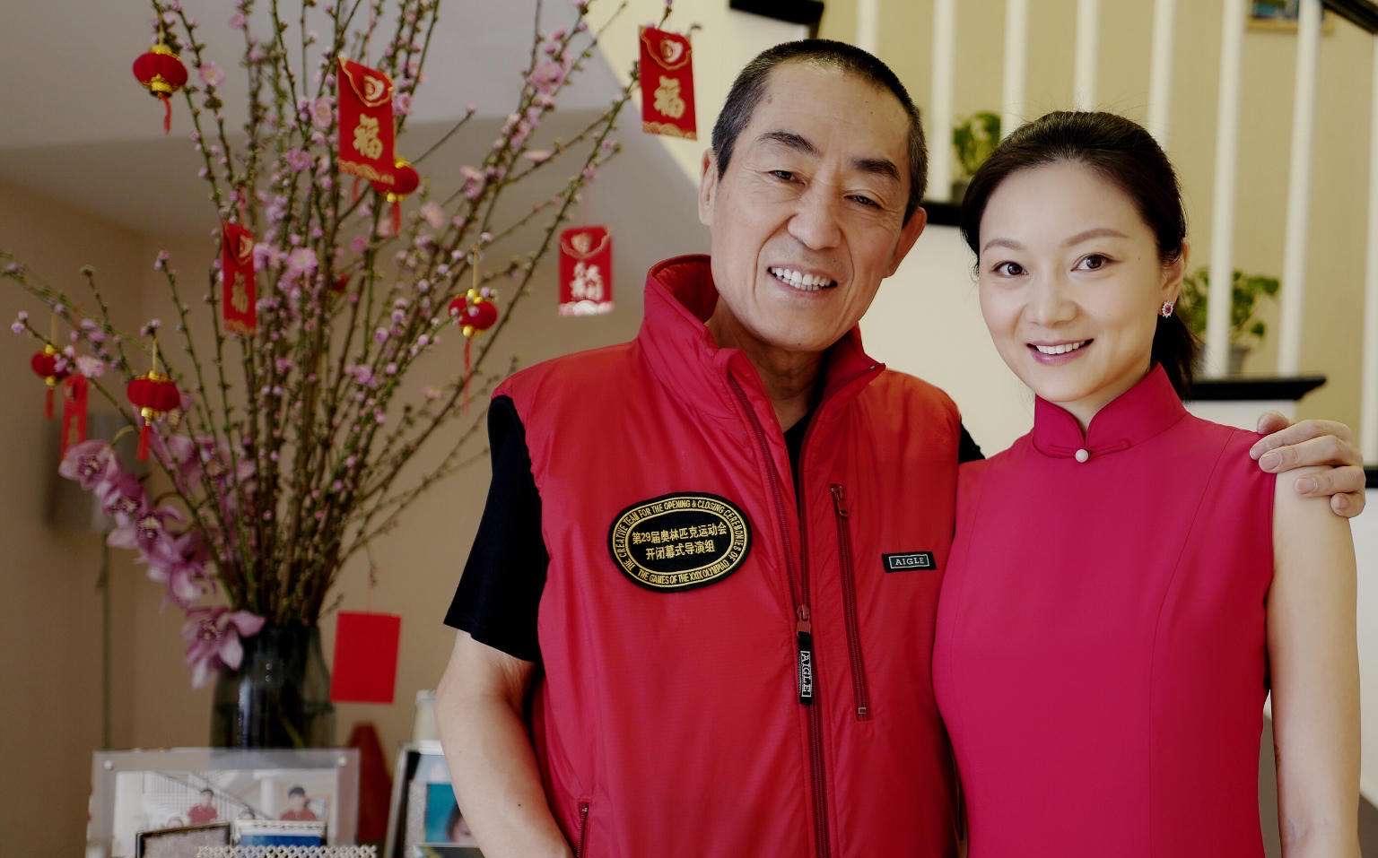 张艺谋|张艺谋为幼女庆生，两个儿子未现身，娇妻陈婷颜值爆表！