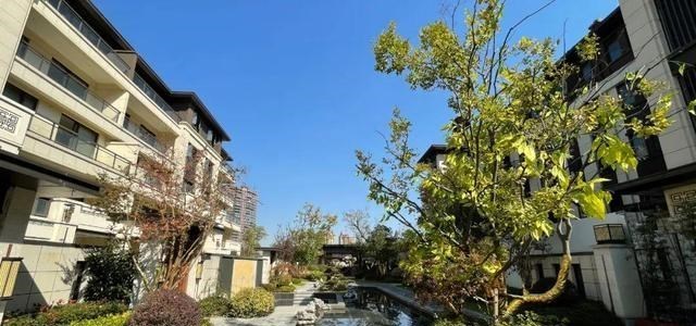 镇江|太坑！房源冻结，镇江又一楼盘疑似停工，我实探后发现……