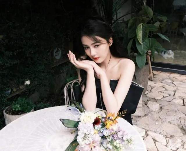 白梦妍|出道部部皆女主，有颜值有演技，不靠绯闻靠实力，网友：潜力小花